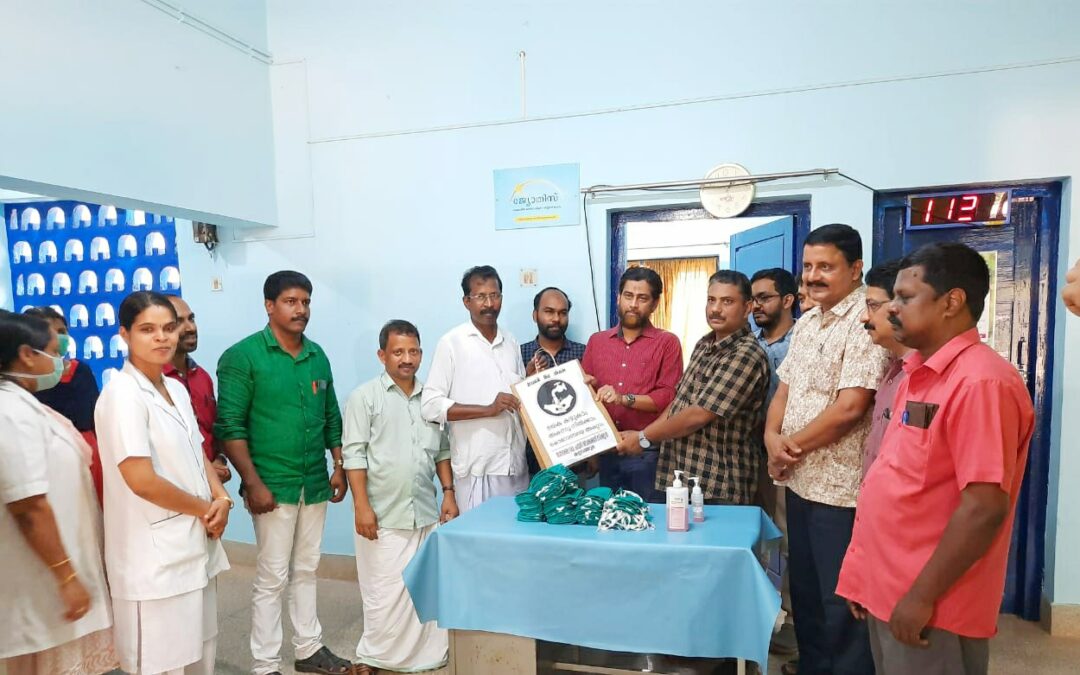 കോവിഡ് 19: മാസ്ക് നിർമ്മാണവുമായി ഗോഖലെ സ്കൂളിലെ അധ്യാപകർ