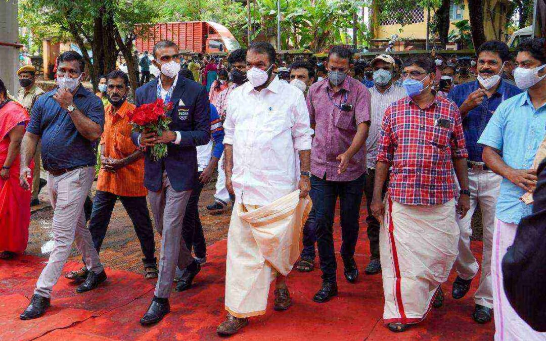 ഒളിമ്പിക്സ് മെഡല് ജേതാവ് പി.ആര്. ശ്രീജേഷിന് വിദ്യാഭ്യാസ വകുപ്പിന്റെ സ്വീകരണം: ഹോക്കി മൈതാനങ്ങൾ വേണമെന്ന് ശ്രീജേഷ്
