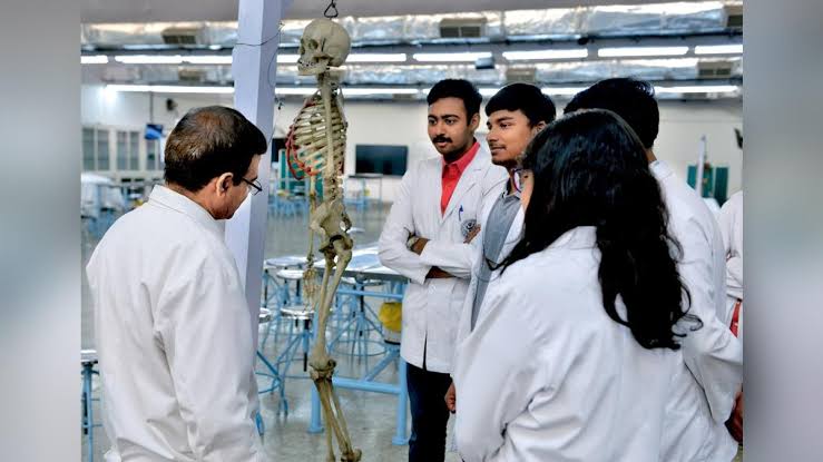 അധ്യാപക തസ്തികയിൽ നിയമനം