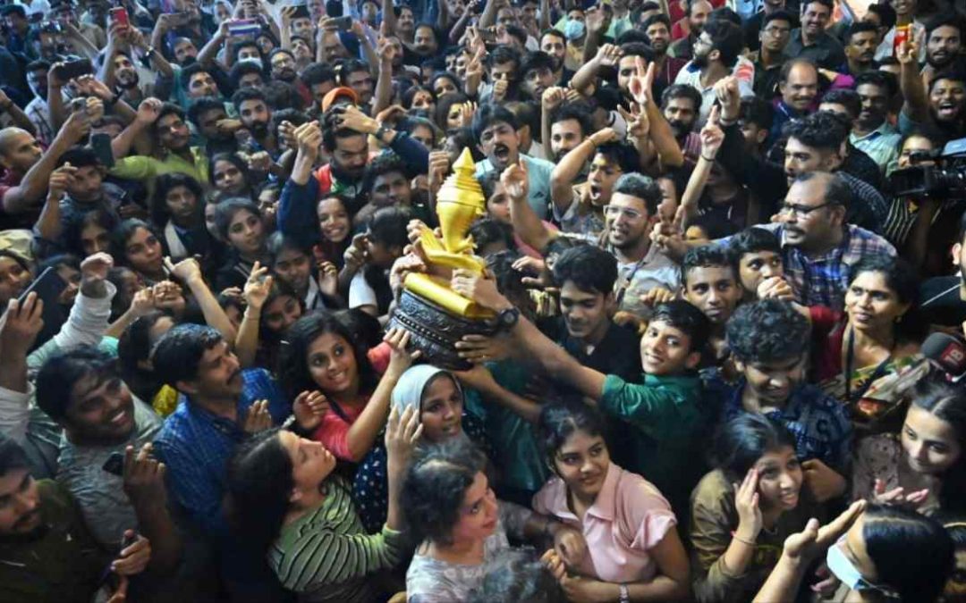 കൗമാര കലാമാമാങ്കത്തിൽ കിരീടം ചൂടി കോഴിക്കോട്