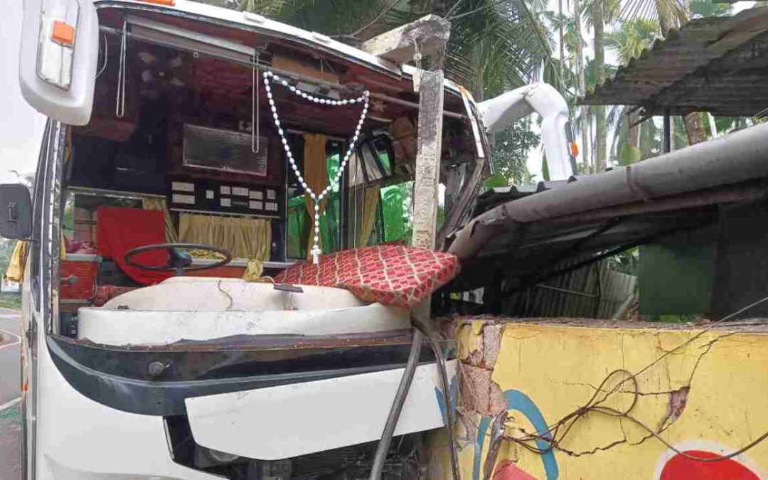 രാത്രിയിൽ വിനോദയാത്രകൾ: ഉത്തരവ് അവഗണിച്ച് സ്കൂളുകൾ