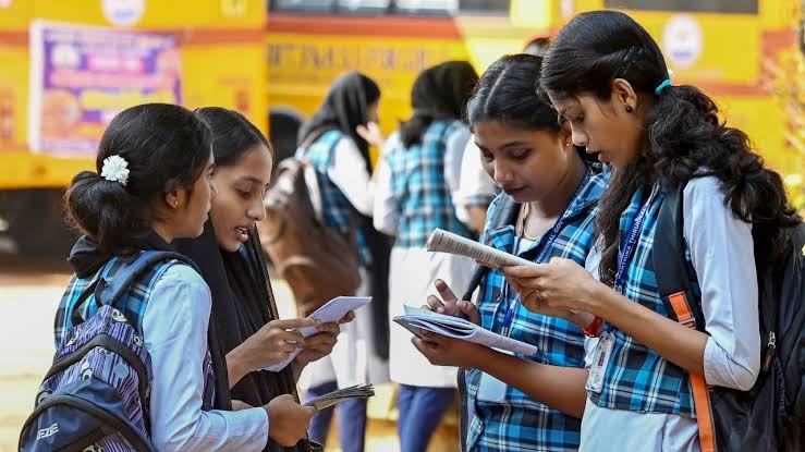 പ്ലസ് വൺ ഏകജാലക പ്രവേശനം: അപേക്ഷ മെയ് 14മുതൽ