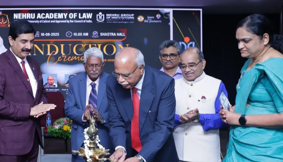 നവാഗതരെ സ്വാഗതം ചെയ്ത് നെഹ്‌റു അക്കാദമി ഓഫ് ലോ