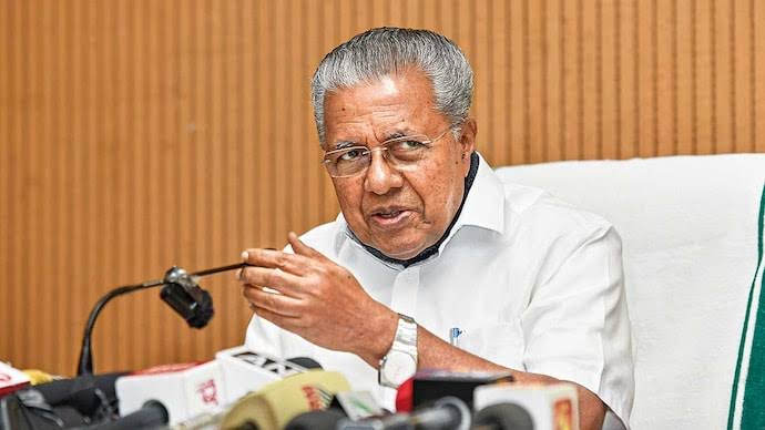 പഴയ സ്കൂൾ കെട്ടിടങ്ങളുടെ വിവരം രണ്ടാഴ്ചയ്ക്കകം നൽകണം: മുഖ്യമന്ത്രി