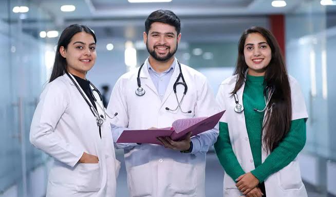 എം​ബിബിഎ​സ്,​ ബിഡിഎ​സ്​, ബിഎ​സ്.സി ​ന​ഴ്സി​ങ് പ്രവേശനം: സ്ട്രേവേ​ക്ക​ൻസി റൗ​ണ്ട് അലോട്മെന്റ് 12ന്