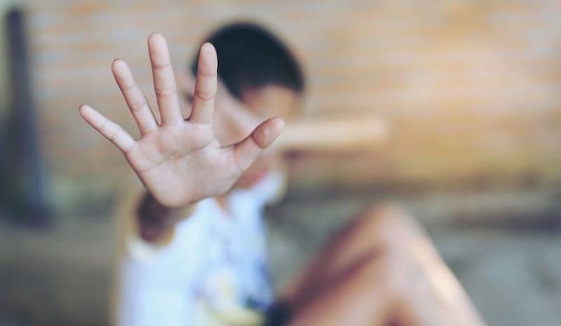 പഠഭാഗങ്ങൾ എഴുതി തീർത്തില്ല: ട്യൂഷൻ സെന്റർ അധ്യാപകൻ പ്ലസ് വൺ വിദ്യാർത്ഥിയുടെ കൈ അടിച്ചു പൊട്ടിച്ചു