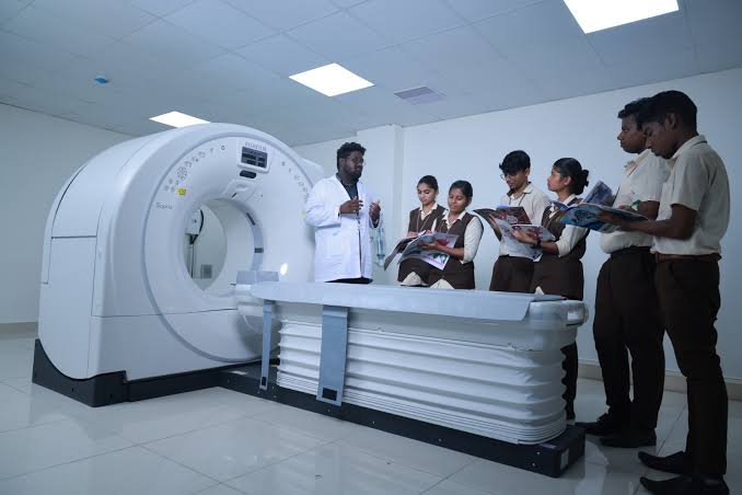 അലൈഡ് ആൻഡ് ഹെൽത്ത് കെയർ കോഴ്സുകൾക്ക് പുതിയ പാഠ്യപദ്ധതി